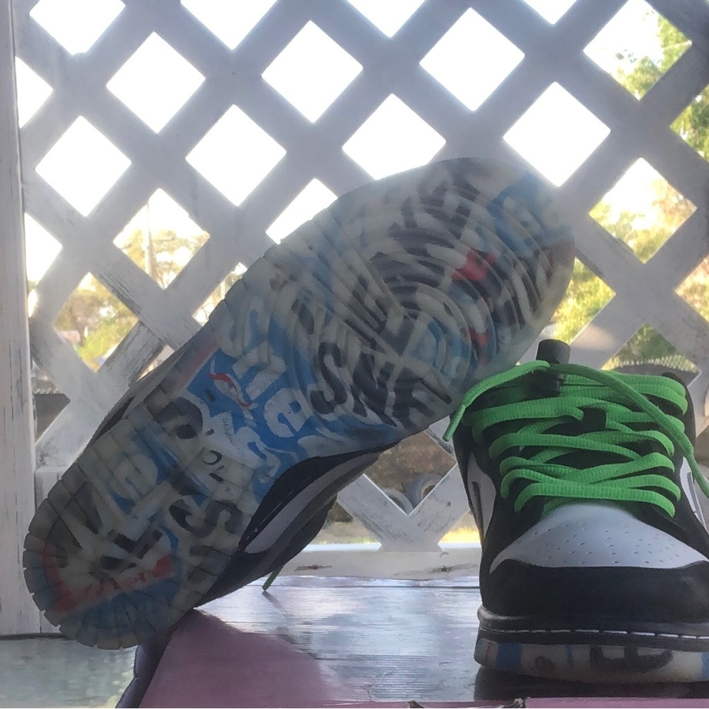 Nike SB Dunk Low Staple Panda Pigeons - Picture 4 of 4